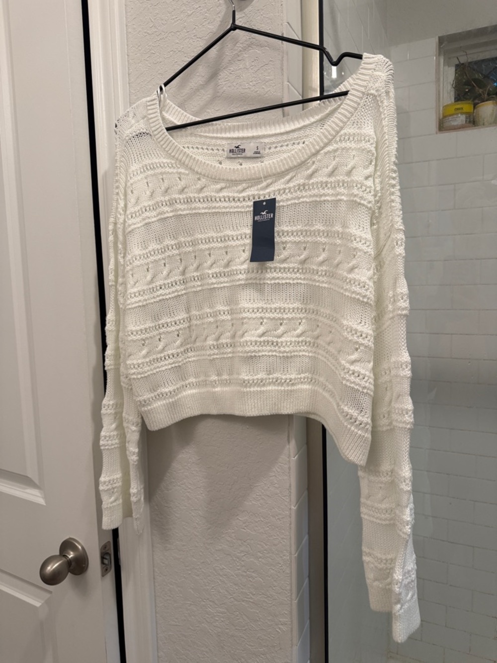 Hollister Women's Cream Open-Knit Cropped Crew Sweater